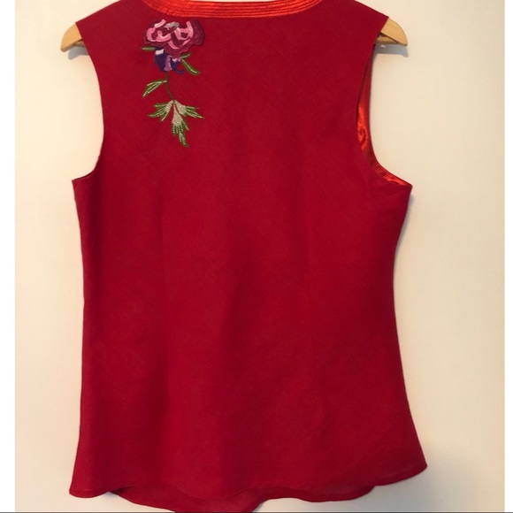 Red Linen, embroidered sleeveless top. - Picture 2 of 7
